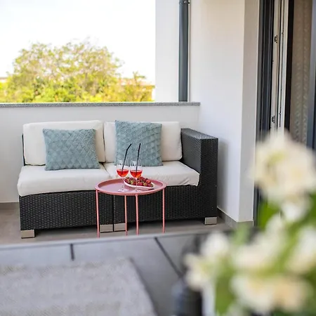 Apartment Aura Porec Exterior photo