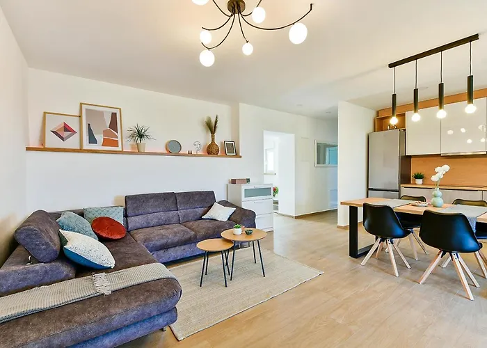 Apartment Aura